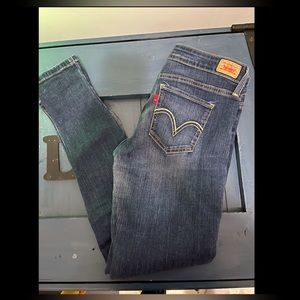 Levi jeans size 9
